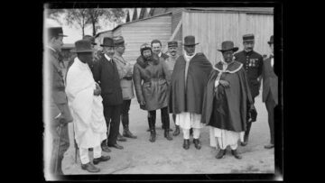 ኢትዮጲያ ልዑካን በፈረንሳይ ቪላኮብሊይ አየር ማረፊያ 1911 ዓም Ethiopian delegation in Villacoublay airfield 1919