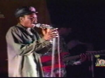 Garnet Silk – Seven Spanish Angels ( Live )