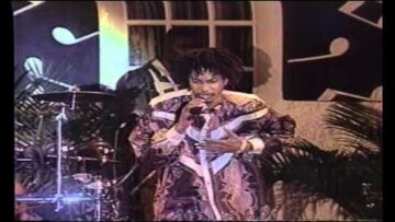 Garnett Silk Live
