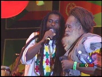 TUFF GONG TELEVISION PRESENTS !SMILE JAMAICA! NYABINGHI DRUMMERS